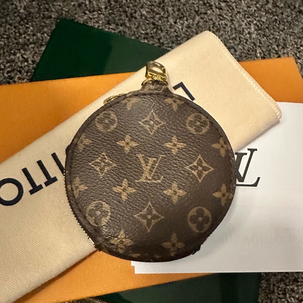 Louis Vuitton Brown Gold Monogram Coin Pouch - Picture 3 of 7